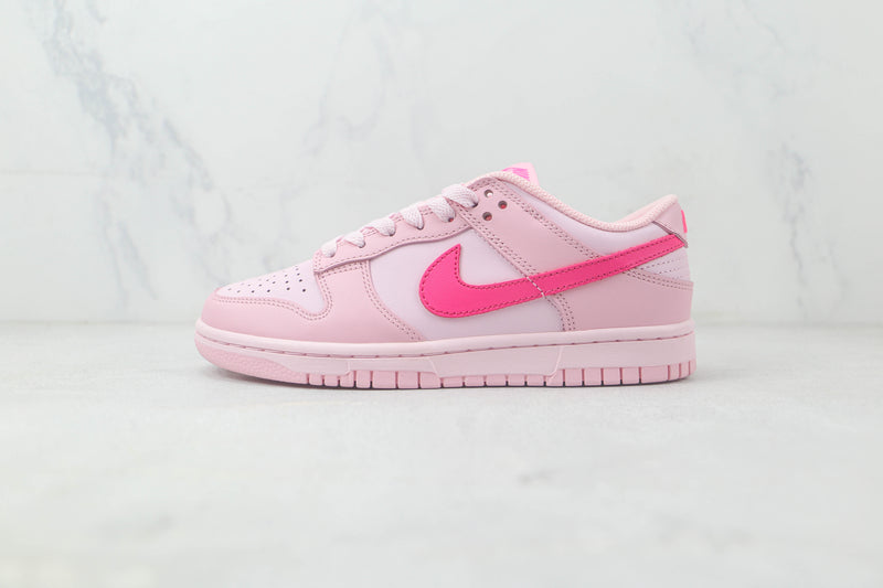 DUNK LOW x TRIPLE PINK (BARBIE) [FEMININO]