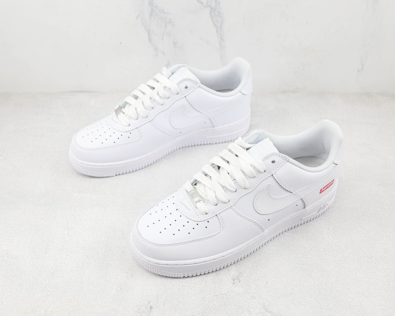 AIR FORCE 1 x SUPREME [MASCULINO/FEMININO]