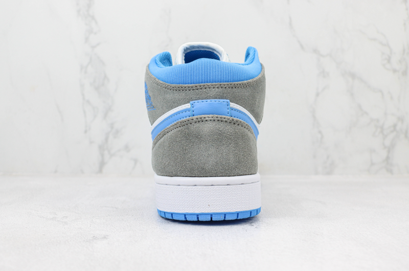 AIR JORDAN 1 MID x UNIVERSITY BLUE GREY [MASCULINO/FEMININO]