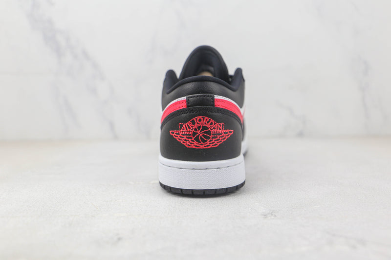 AIR JORDAN 1 LOW x SIREN RED [MASCULINO/FEMININO]